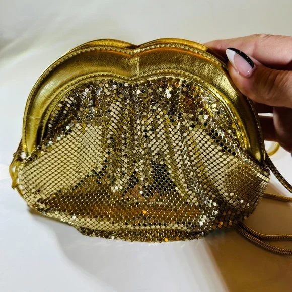 Gorgeous Vintage Gold Metal mesh evening bag with long strap zip closure EUC - Picture 4 of 6